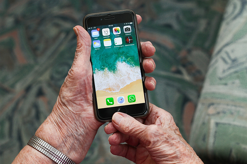 2021 02 24 pixabay phone2 800x500